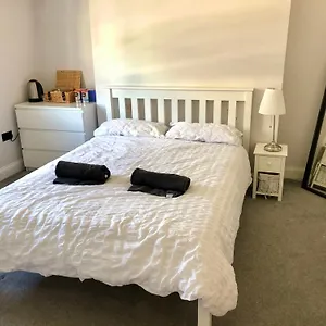 Double Haggerston Homestay